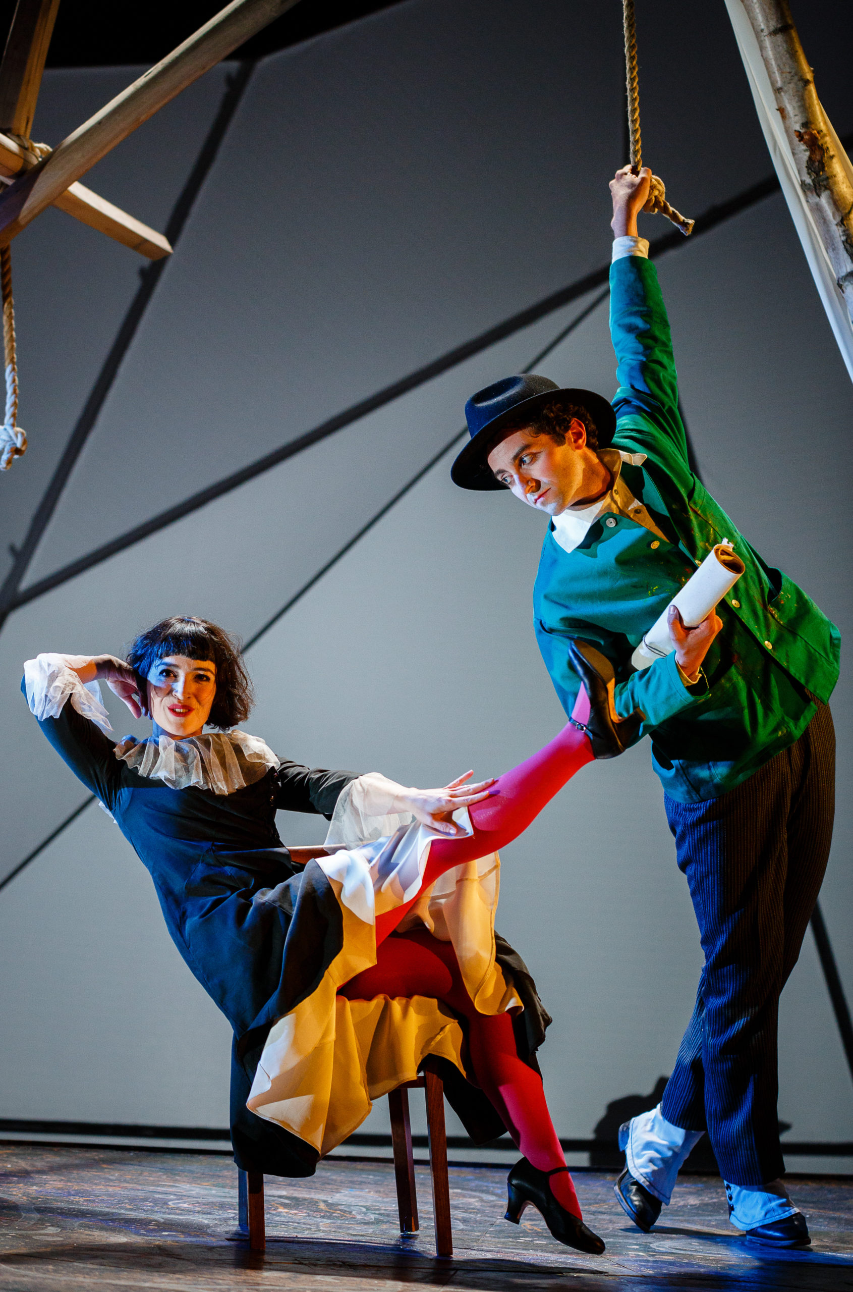 Kneehigh The Flying Lovers of Vitebsk 5 c Steve Tanner Marc Antolin as Marc Chagall Audrey Brisson as Bella Chagall